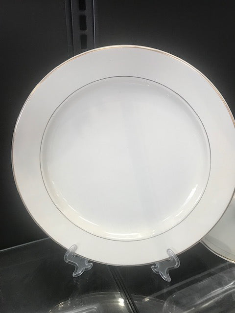 Salad/Desert plate- Gold rimmed